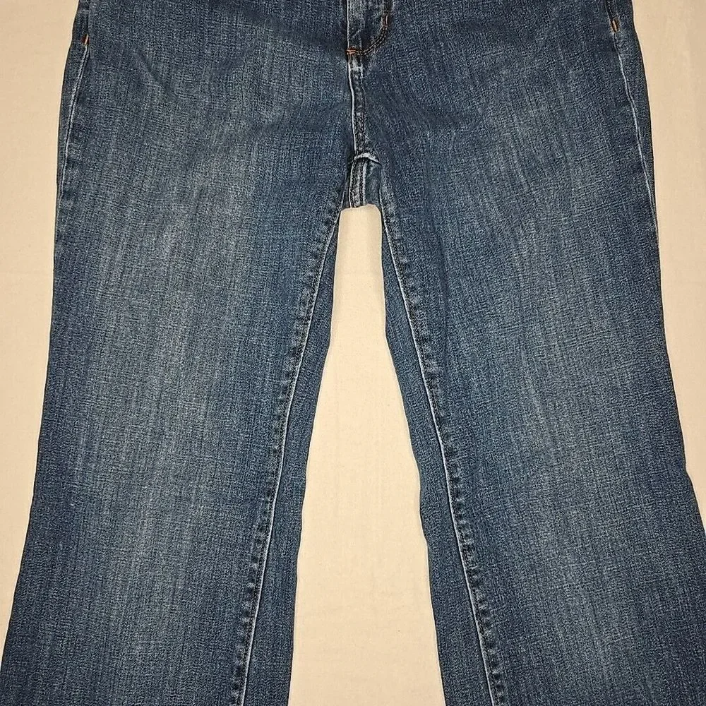 IZOD Jeans Women 10 Blue Stretch Denim Favorite Flare Preppy Trend Stretch Pants